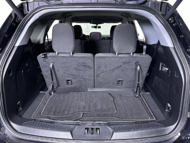 Used 2023 Ford Explorer XLT AWD/4WD image 27