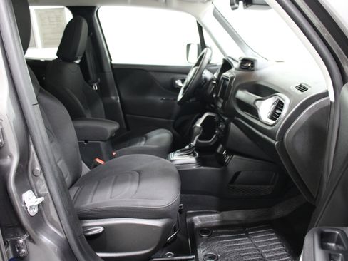 Used 2019 Jeep Renegade Latitude w/ Popular Equipment Group image 24