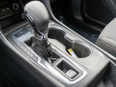 Used 2023 Chevrolet Equinox LT image 33