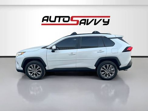 Used 2025 Toyota RAV4 XLE Premium w/ Weather Package FWD image 4