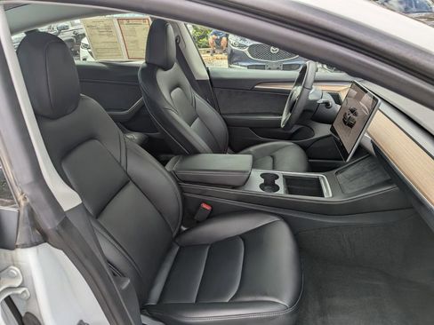 Used 2023 Tesla Model 3 Standard Range image 34