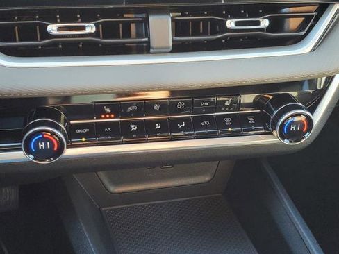 New 2026 Chevrolet Equinox LT image 18