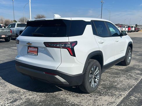 Used 2025 Chevrolet Equinox LT image 6
