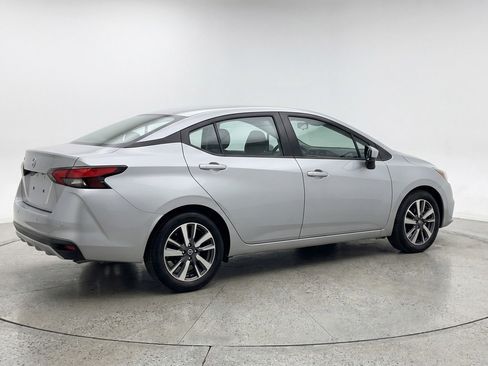 Used 2025 Nissan Versa SV image 9