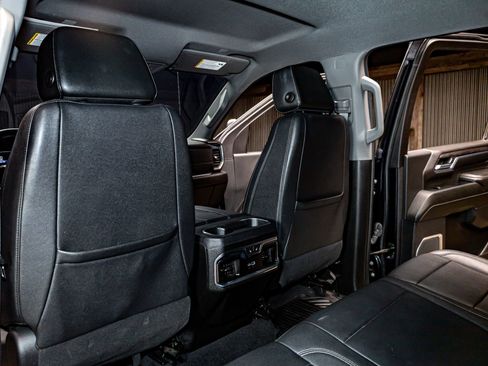 Used 2024 Chevrolet Silverado 3500 LTZ w/ LTZ Convenience Package image 24