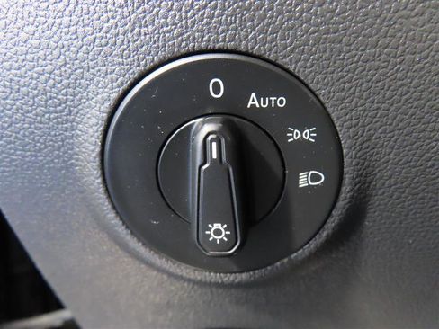 Used 2022 Volkswagen Taos SE AWD/4WD image 18