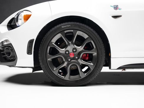 Used 2019 FIAT 124 Spider Abarth w/ Convenience Group RWD image 21