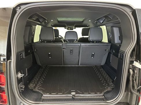 Used 2024 Land Rover Defender 110 S image 18