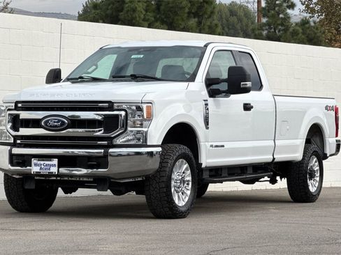 Used 2022 Ford F350 XLT w/ Camper Package image 10