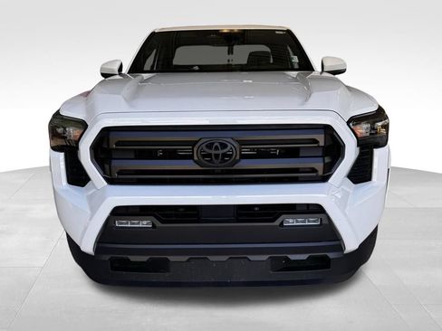 Used 2026 Toyota Tacoma SR5 AWD/4WD image 2