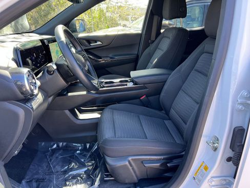 Used 2025 Chevrolet Equinox LT image 24