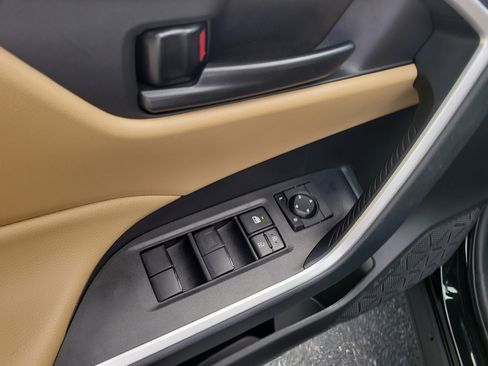 Certified 2025 Toyota RAV4 LE FWD image 17