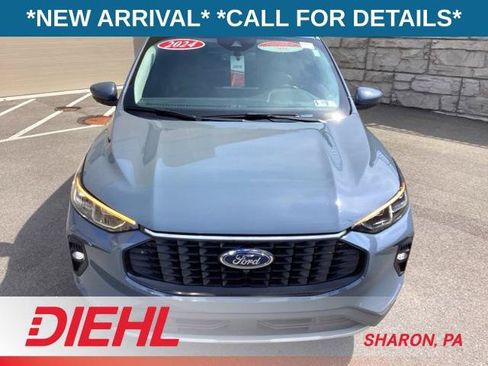 Certified 2024 Ford Escape Platinum AWD/4WD image 3