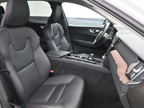 Used 2024 Volvo XC60 B5 Plus w/ Protection Package Premier AWD/4WD image 29