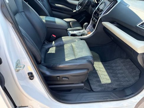 Used 2021 Subaru Ascent Touring AWD/4WD image 23
