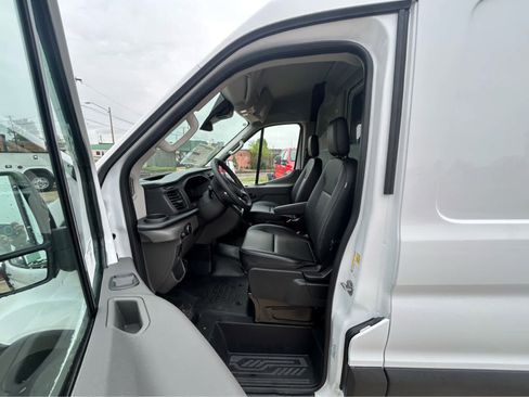 New 2026 Ford Transit 250 148 Medium Roof image 13