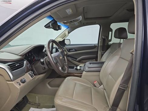 Used 2017 Chevrolet Suburban LT image 22
