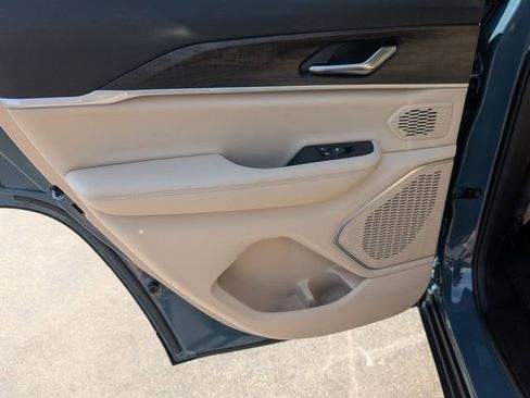 New 2026 Jeep Grand Cherokee Limited RWD image 27