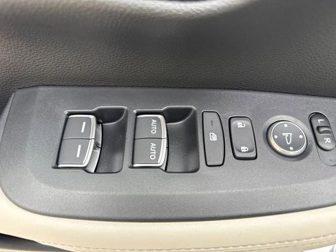 New 2026 Honda HR-V EX-L image 13