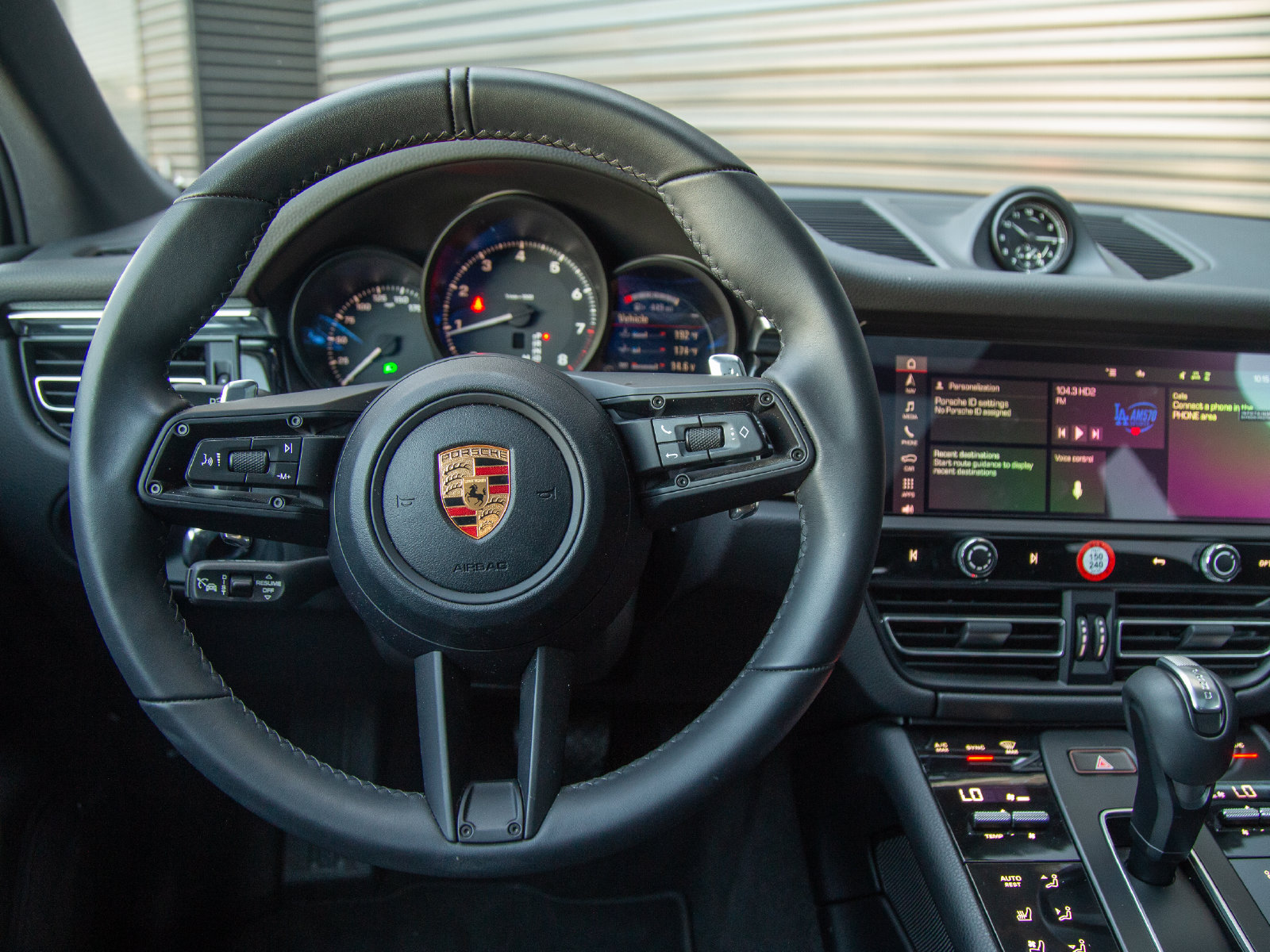Certified 2026 Porsche Macan AWD/4WD image 8