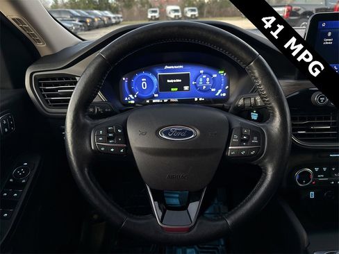Used 2020 Ford Escape Titanium image 15
