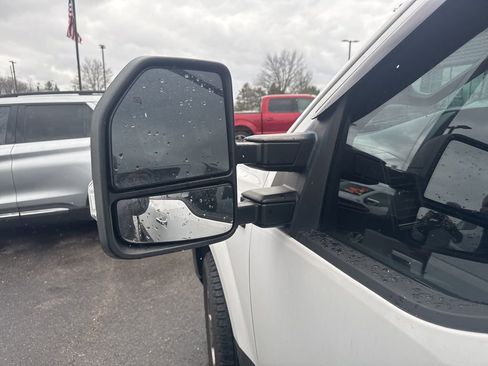 Used 2019 Ford F150 XLT w/ Equipment Group 302A Luxury AWD/4WD image 13