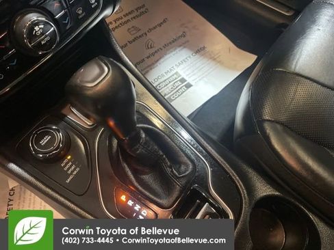 Used 2019 Jeep Cherokee Limited image 24