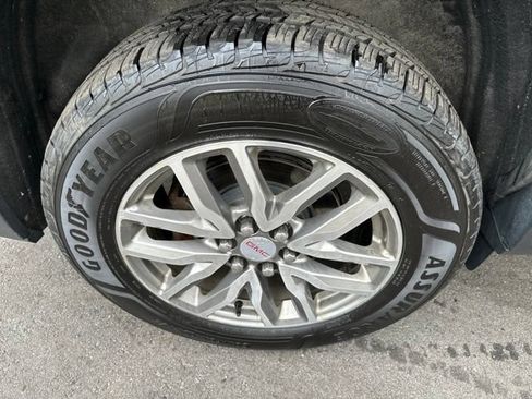 Used 2019 GMC Acadia SLE w/ Driver Alert Package I AWD/4WD image 11