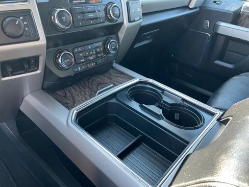 Used 2019 Ford F450 Lariat w/ Chrome Package image 18