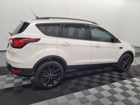 Used 2019 Ford Escape SE FWD image 10