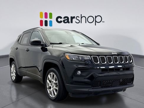 Used 2023 Jeep Compass Latitude image 7