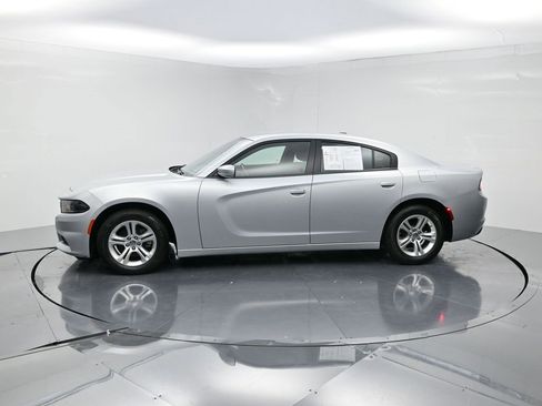 Used 2022 Dodge Charger SXT image 3