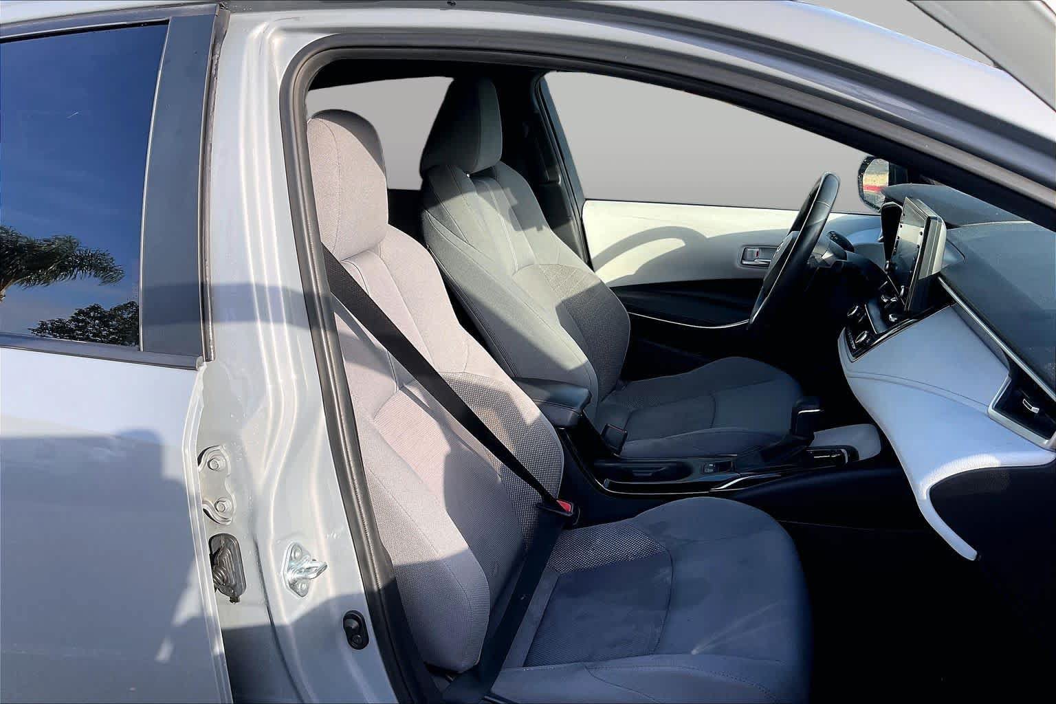 Used 2022 Toyota Corolla SE w/ Carpet Mat Package (TMS) FWD image 8