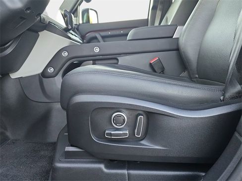 Used 2024 Land Rover Defender 130 S image 30