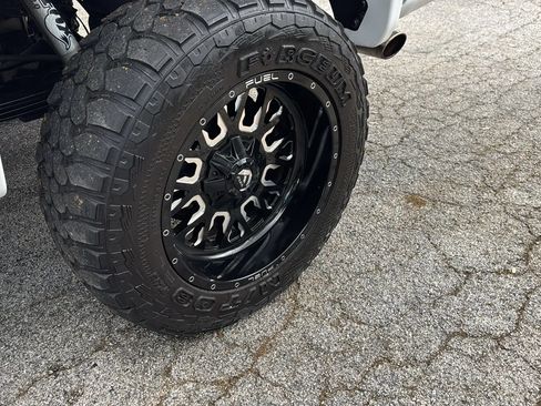 Used 2017 Toyota Tundra Limited w/ Limited Premium Package image 38