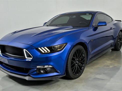 Used 2017 Ford Mustang GT Premium w/ GT Performance Package RWD image 5