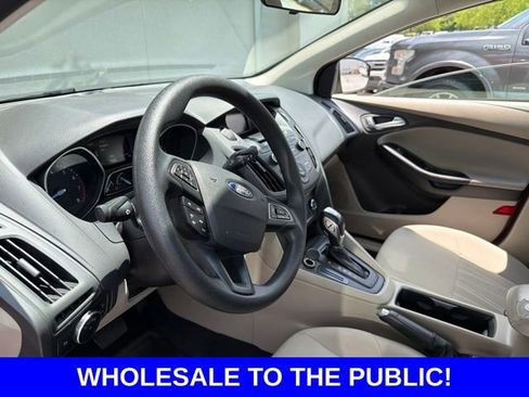 Used 2016 Ford Focus SE FWD image 16