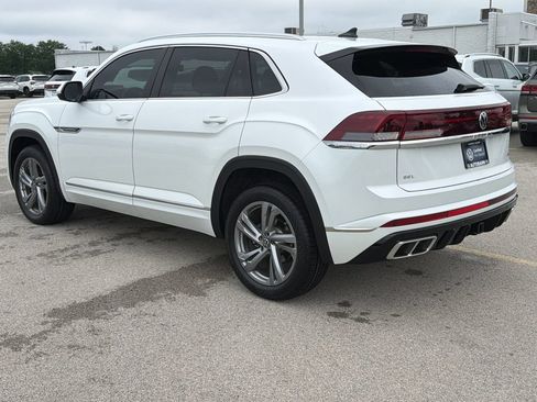 Certified 2024 Volkswagen Atlas Cross Sport SEL R-Line AWD/4WD image 4