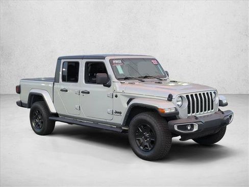Used 2022 Jeep Gladiator Sport AWD/4WD image 3