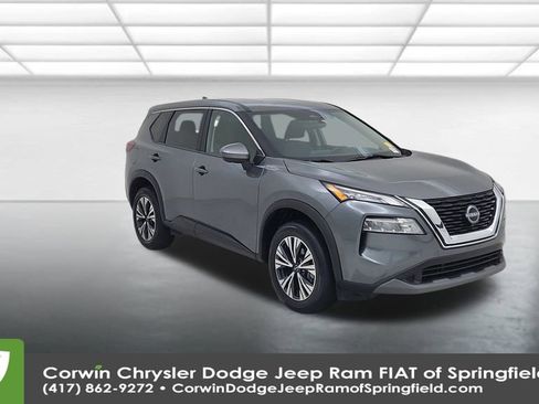 Used 2023 Nissan Rogue SV image 4