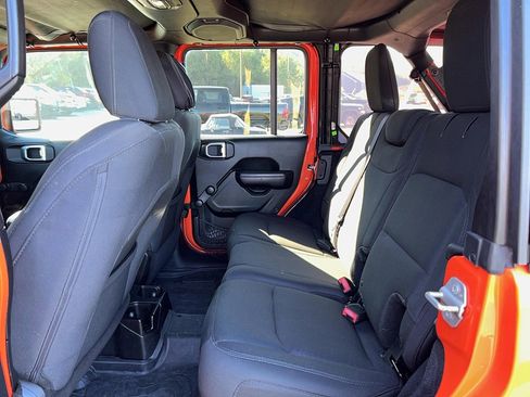 Used 2018 Jeep Wrangler Unlimited Sport image 26