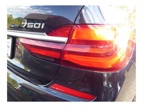 Used 2016 BMW 750i xDrive image 26