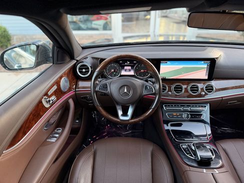 Used 2017 Mercedes-Benz E 400 4MATIC Wagon image 37