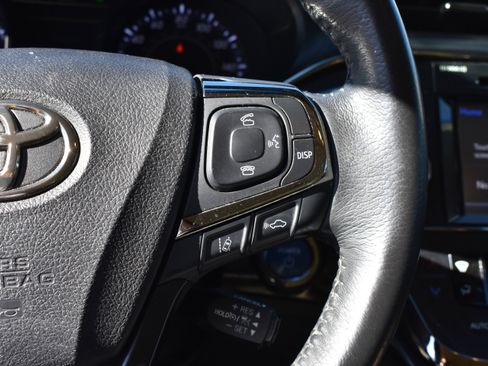 Used 2018 Toyota Avalon XLE Premium image 14