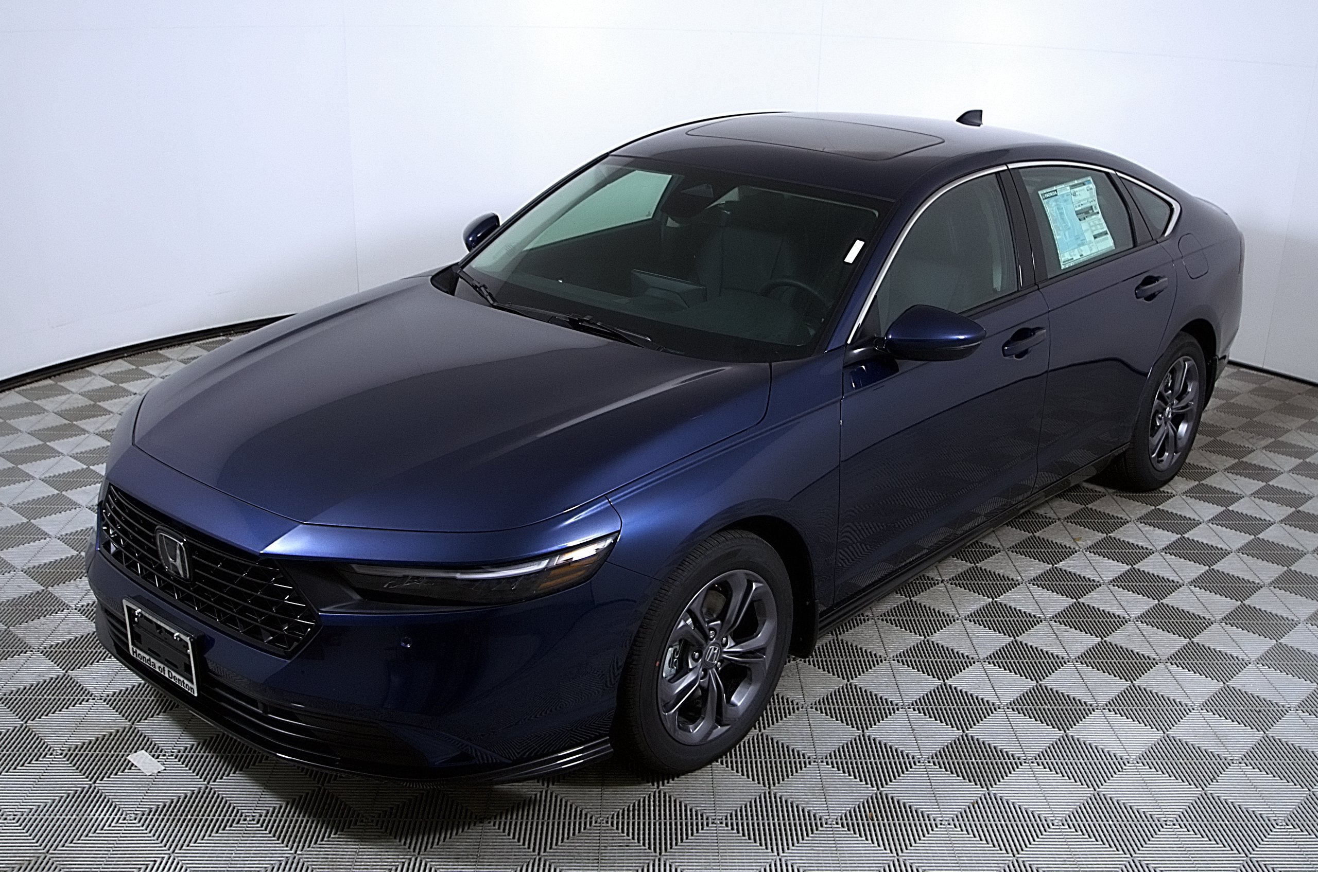 Used 2024 Honda Accord EX image 3