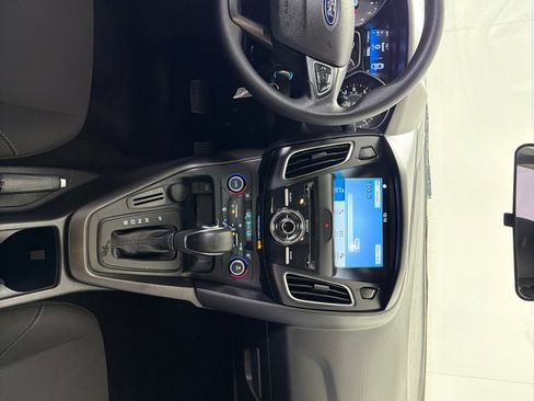 Used 2018 Ford Focus SEL FWD image 25