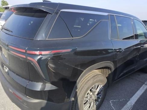 Used 2024 Chevrolet Traverse LS w/ LPO, Floor Liner Package FWD image 4
