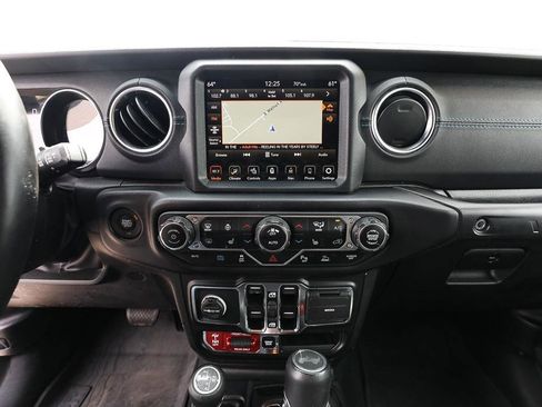 Used 2022 Jeep Wrangler Unlimited Rubicon 4xe w/ Cold Weather Group AWD/4WD image 16