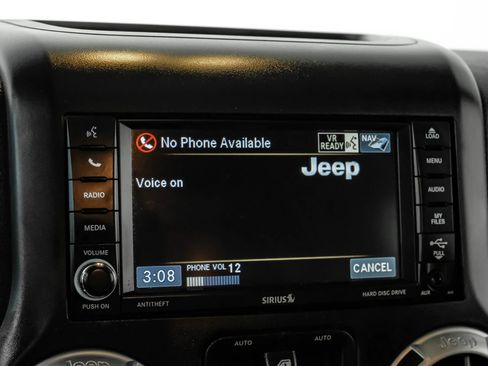Used 2015 Jeep Wrangler Unlimited Rubicon w/ Connectivity Group AWD/4WD image 32