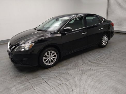 Used 2019 Nissan Sentra SV image 2